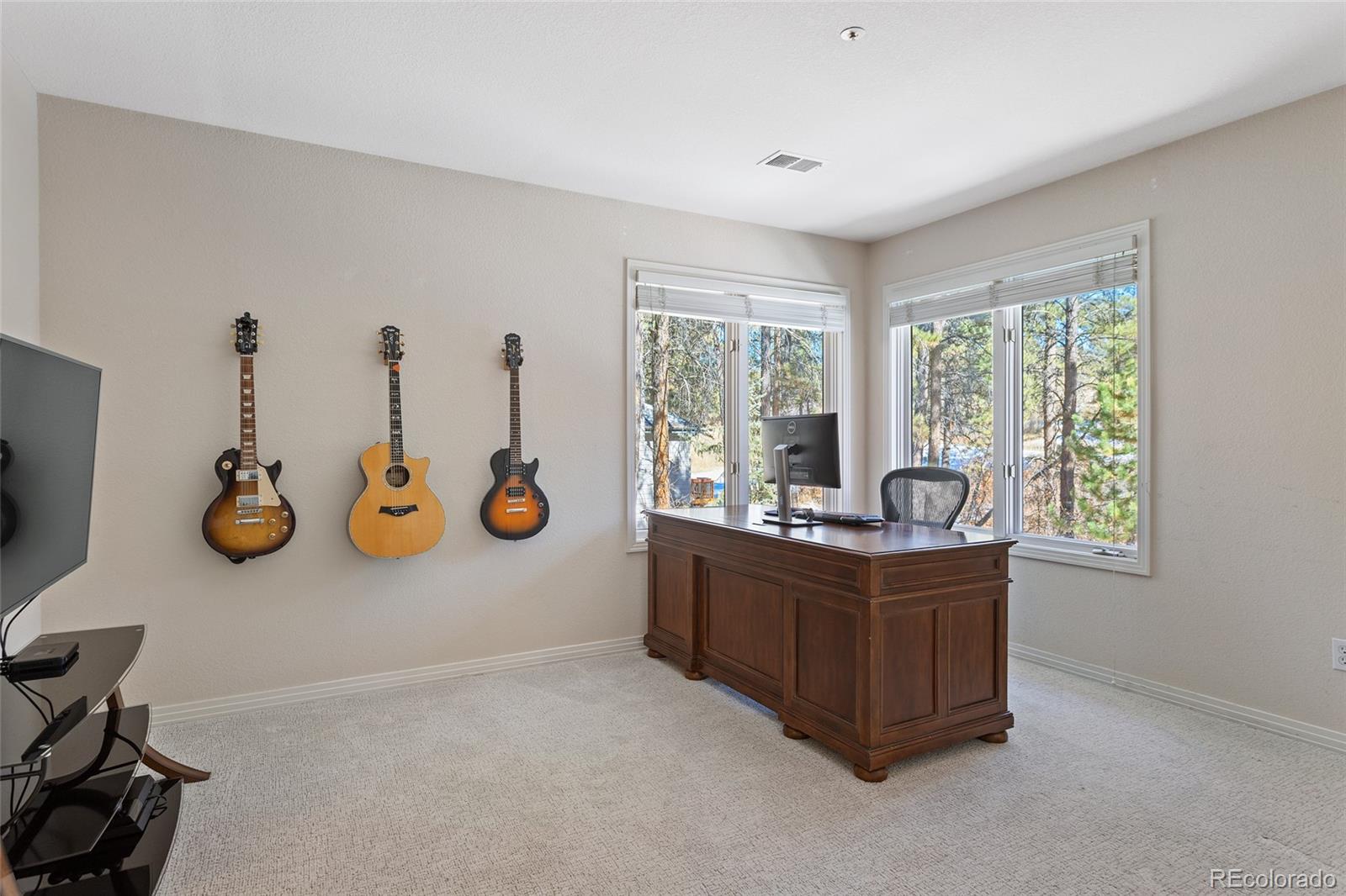 440 Saxon Place