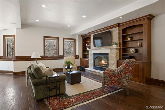 1043 Meteor Place