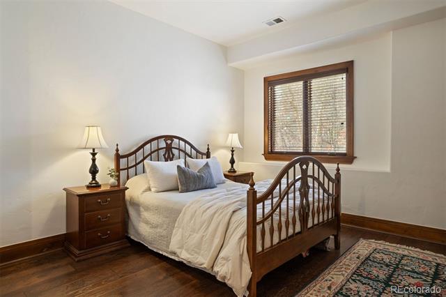 1043 Meteor Place