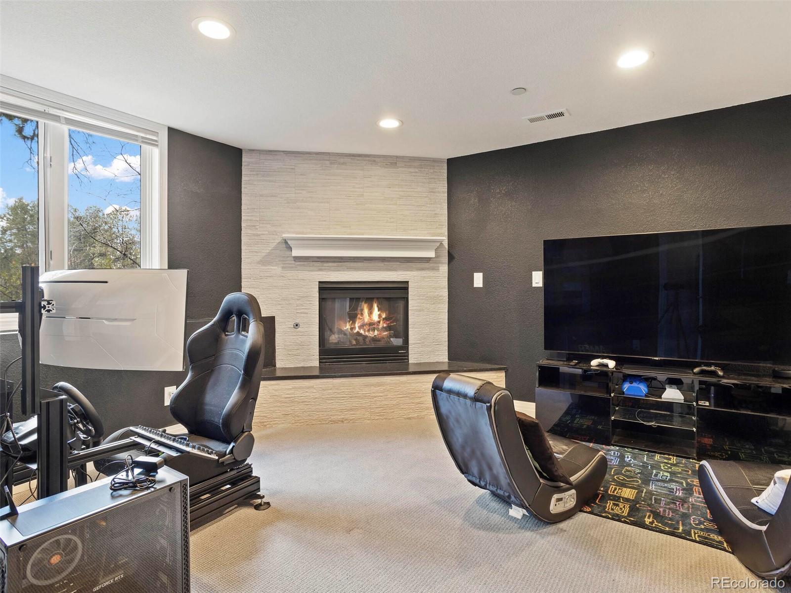 445 Saxon Place