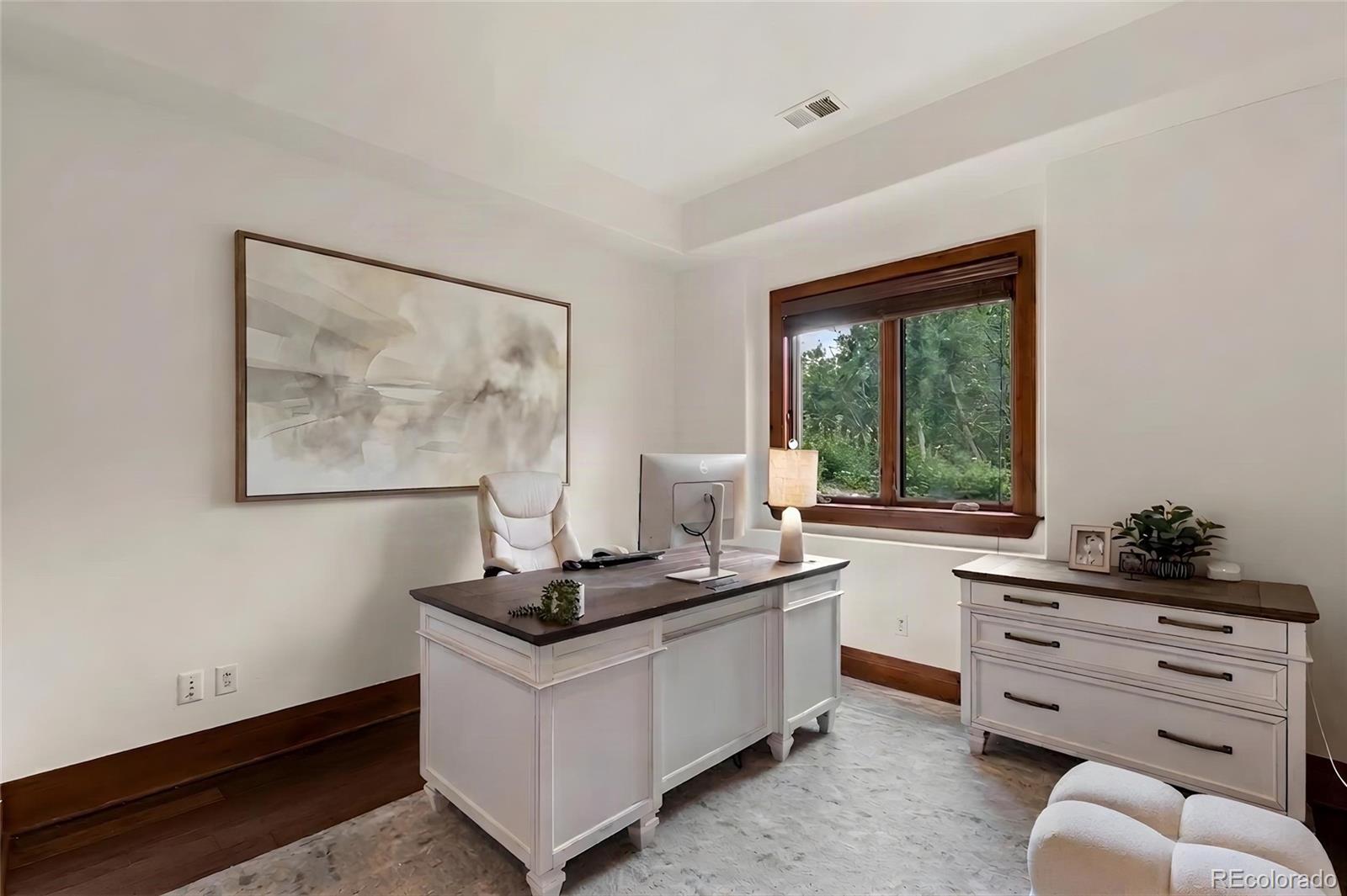 1043 Meteor Place