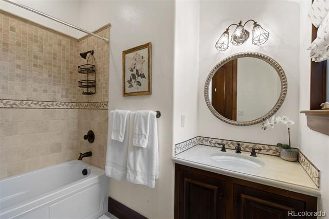 1043 Meteor Place