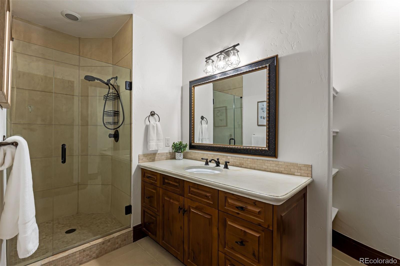 1043 Meteor Place