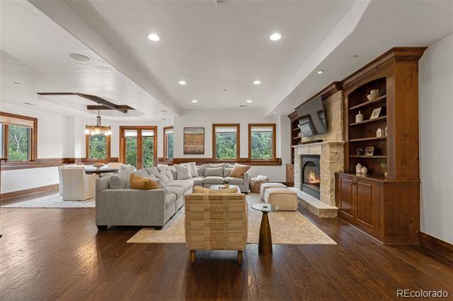 1043 Meteor Place