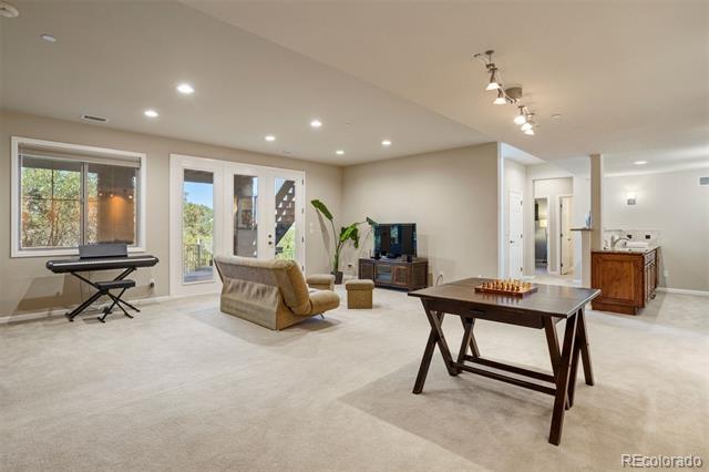 6301 Ellingwood Point Place