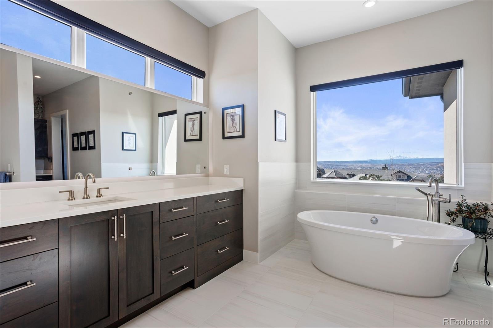 7436 Sapphire Pointe Boulevard