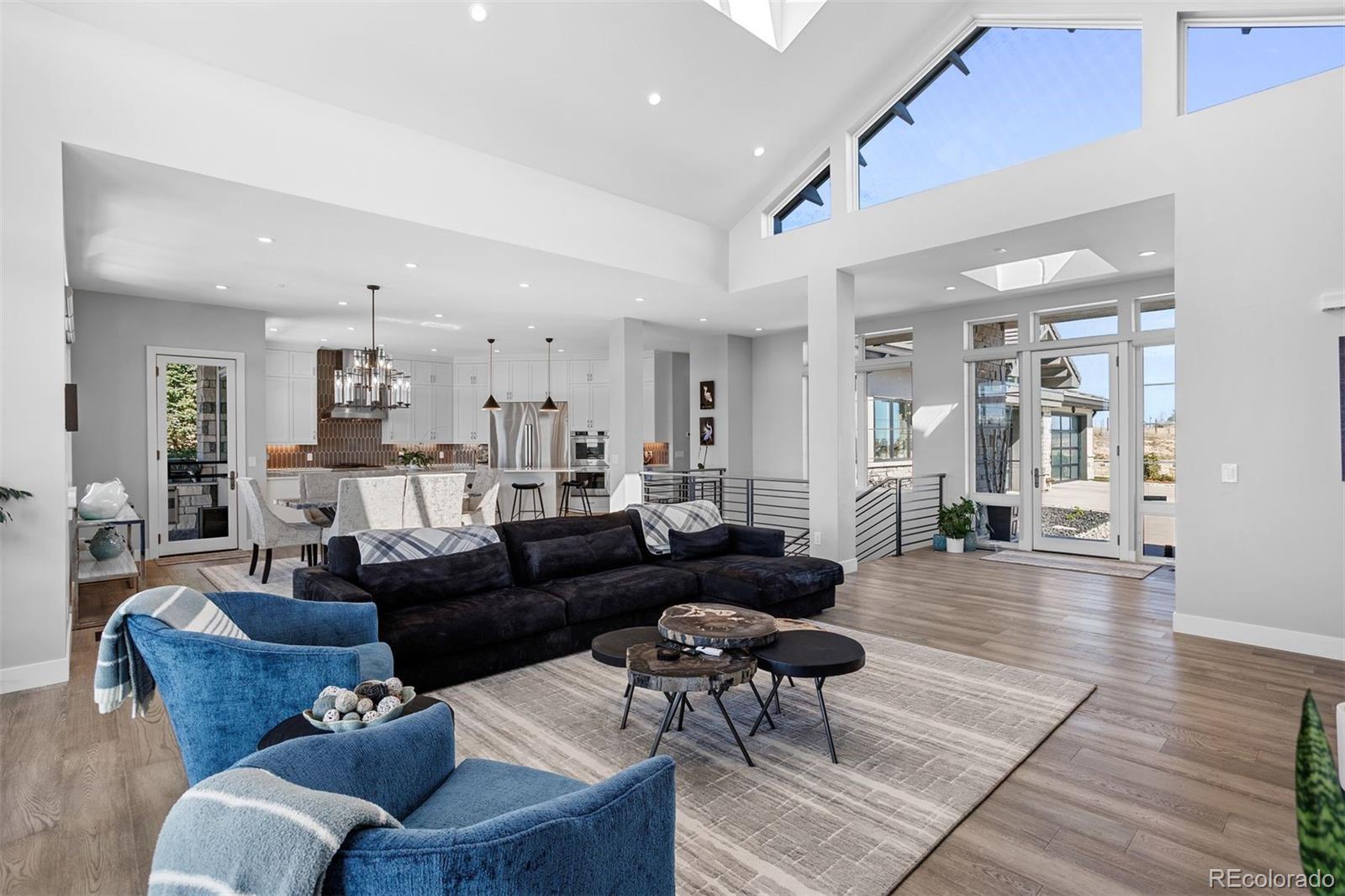 7436 Sapphire Pointe Boulevard