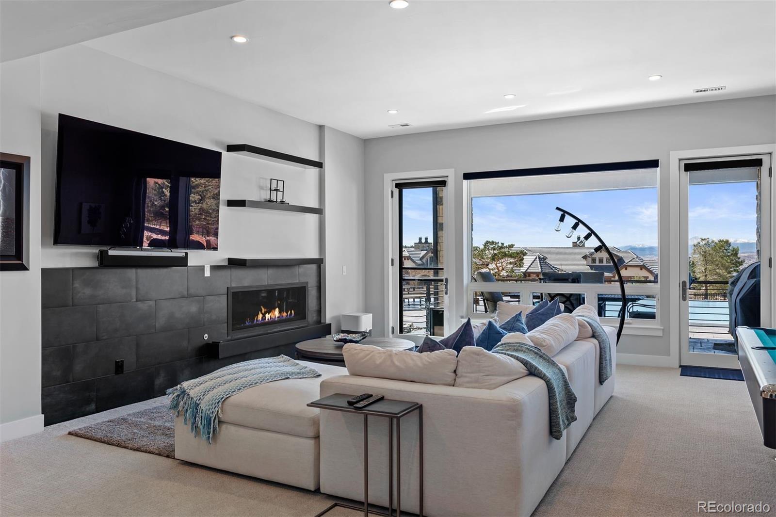 7436 Sapphire Pointe Boulevard