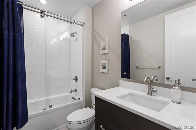 7436 Sapphire Pointe Boulevard