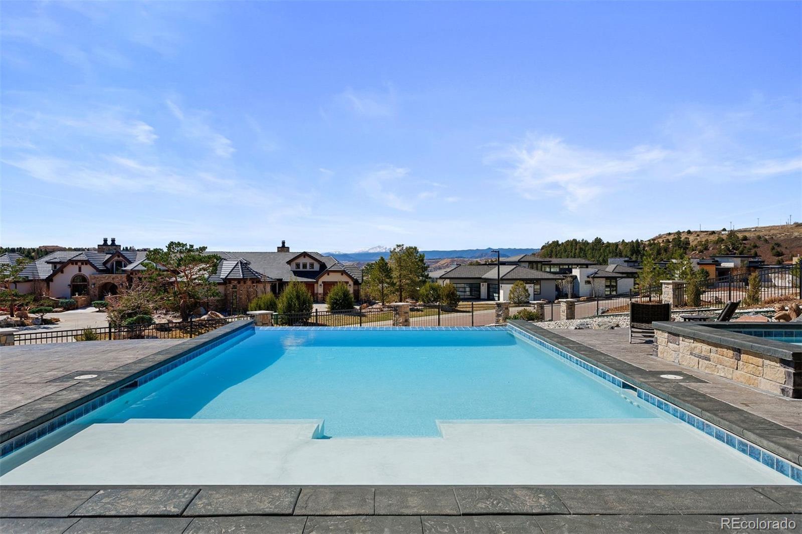 7436 Sapphire Pointe Boulevard