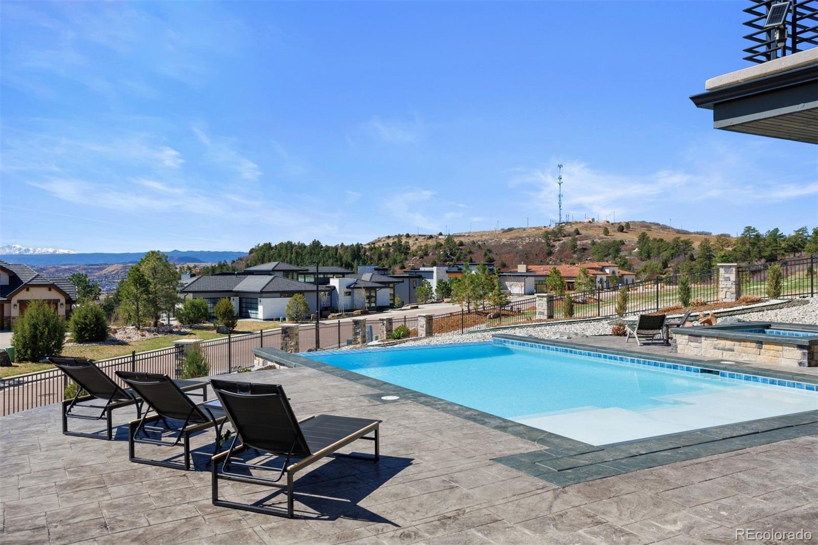 7436 Sapphire Pointe Boulevard