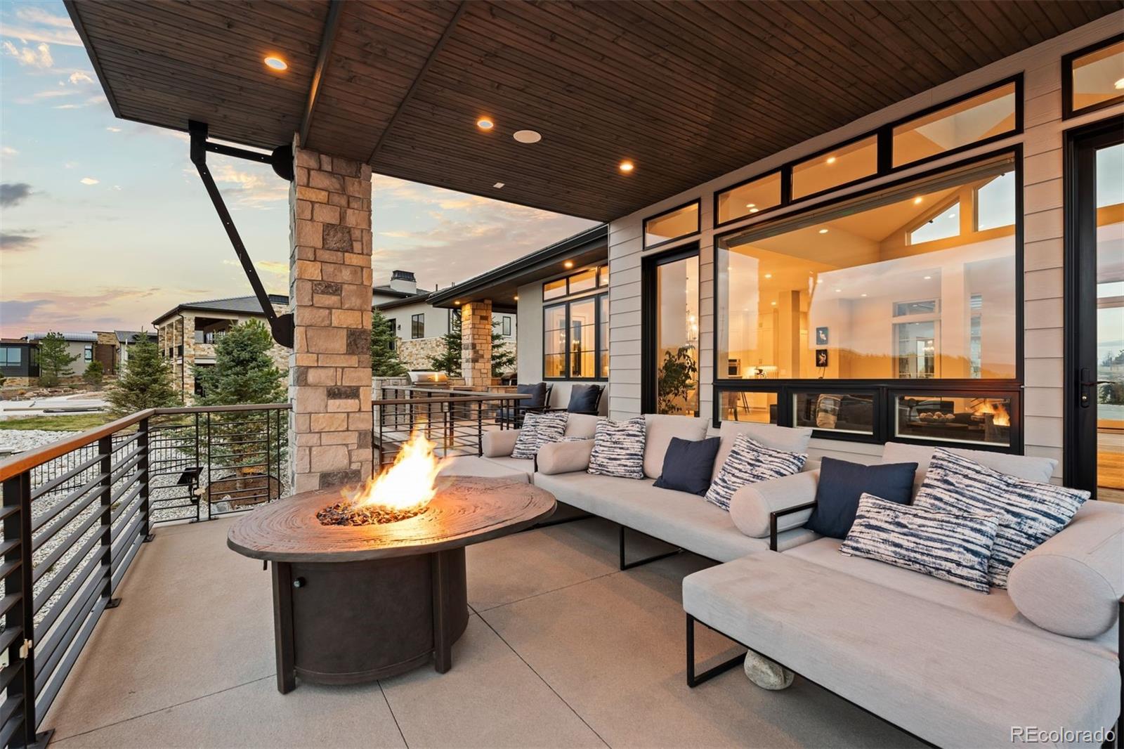 7436 Sapphire Pointe Boulevard