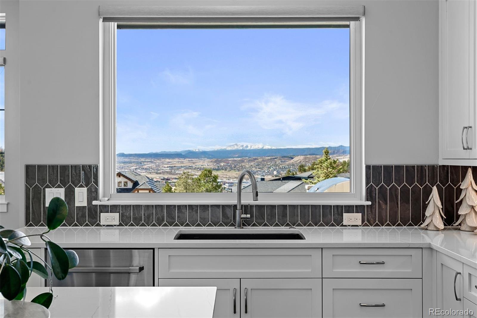 7436 Sapphire Pointe Boulevard