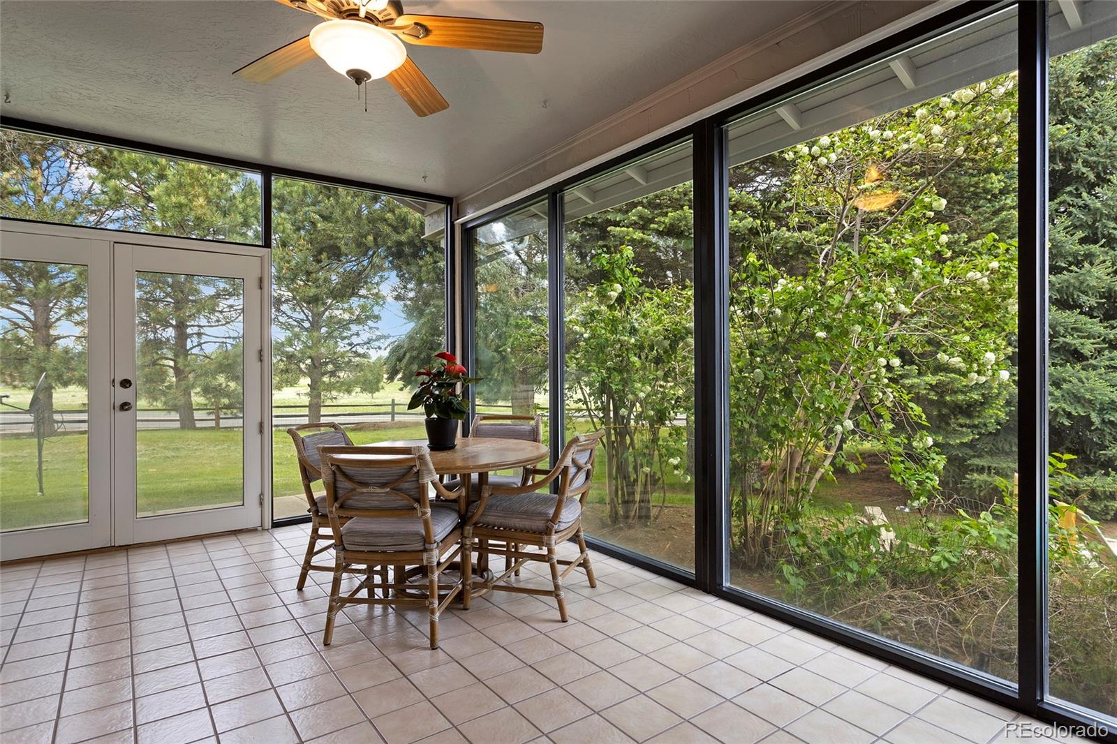 155 W Loma Circle