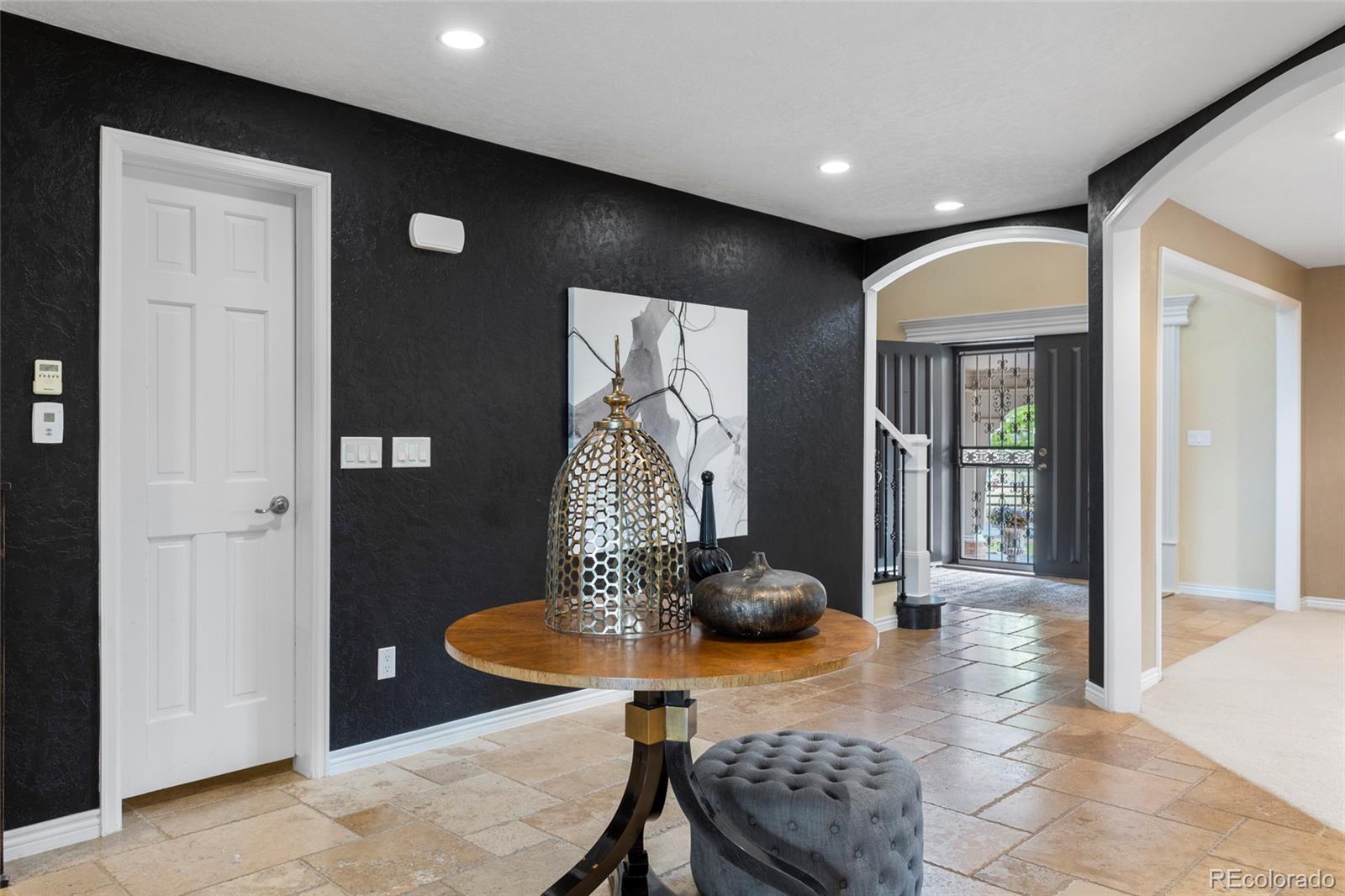 155 W Loma Circle