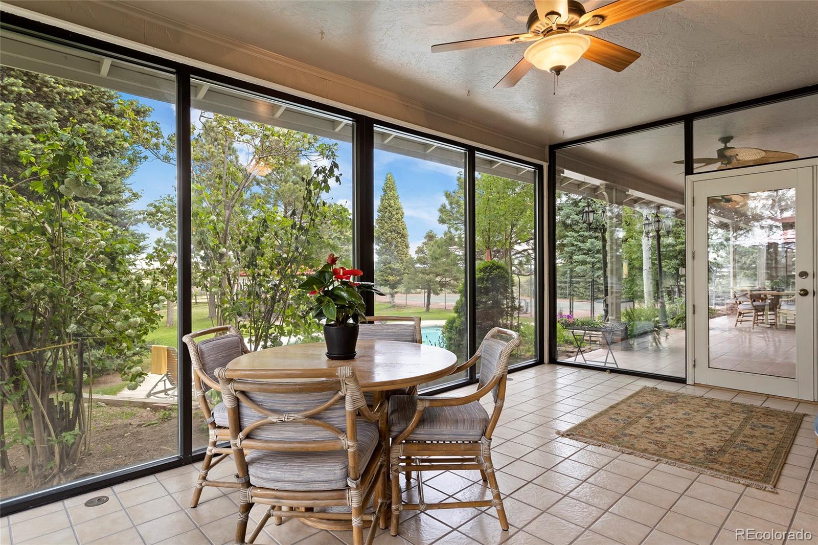 155 W Loma Circle
