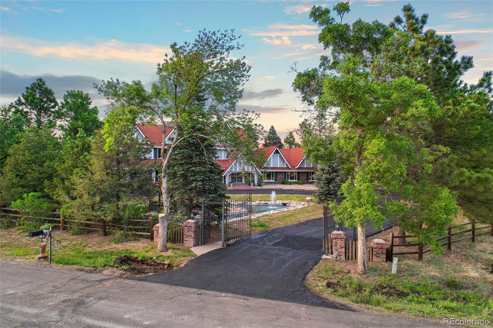 155 W Loma Circle