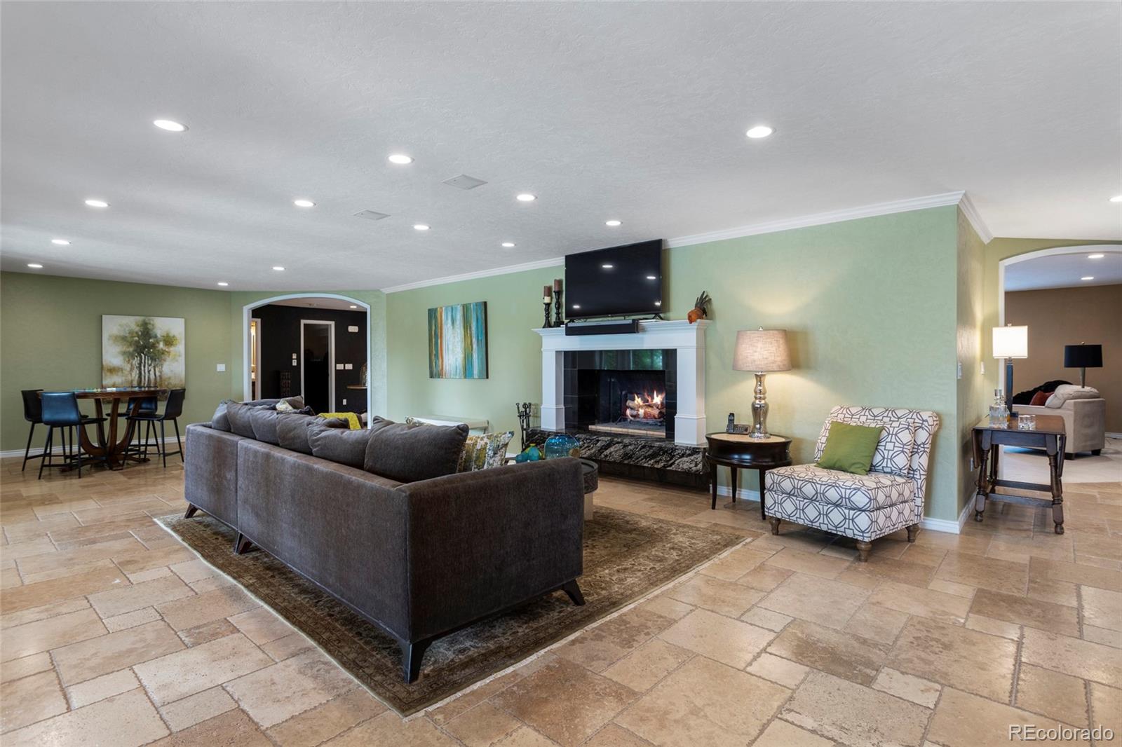 155 W Loma Circle