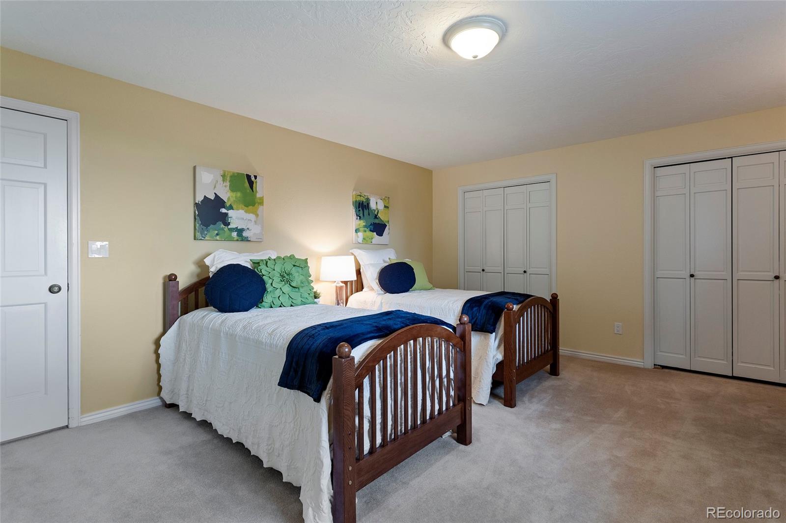 155 W Loma Circle