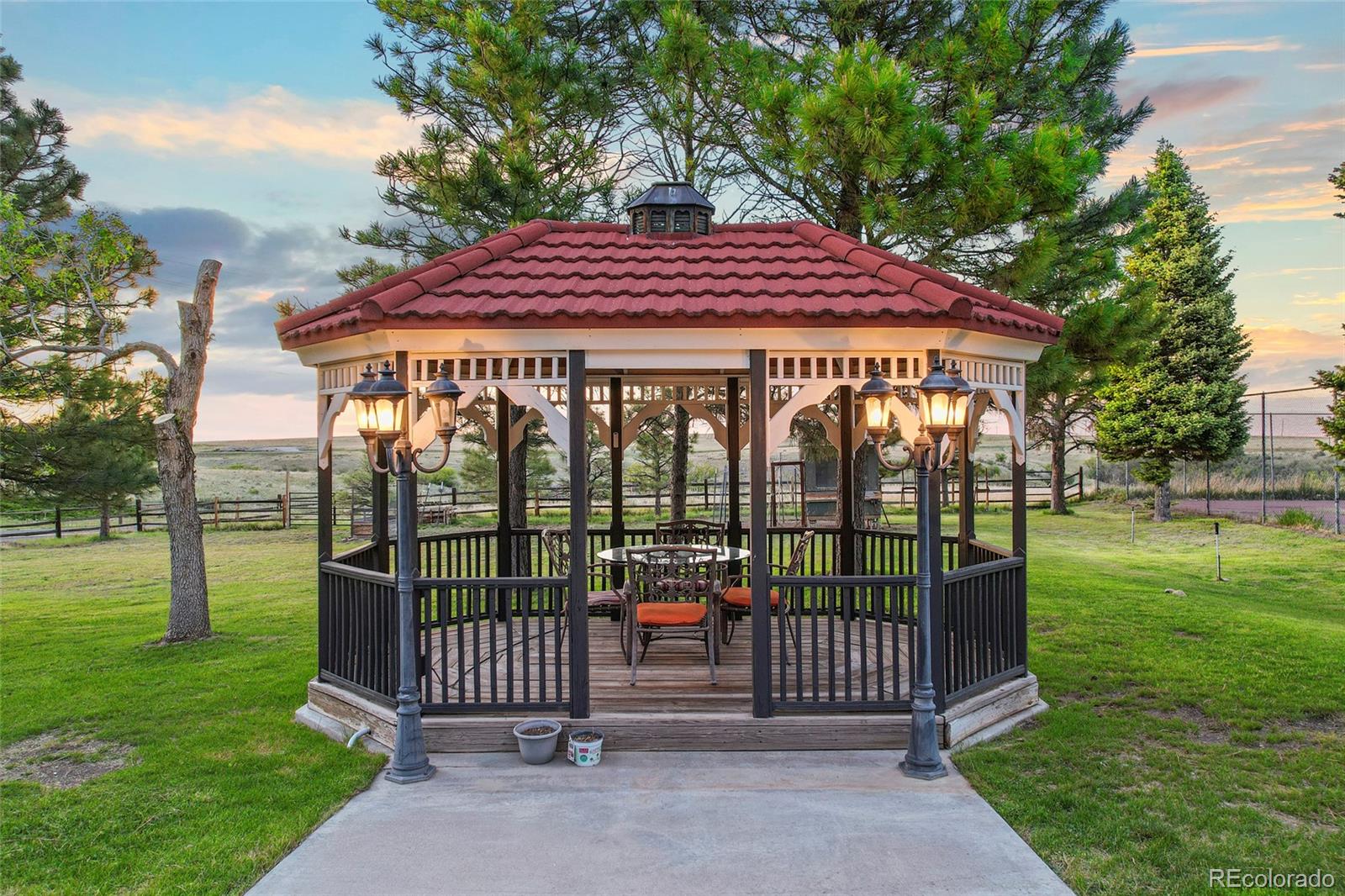 155 W Loma Circle
