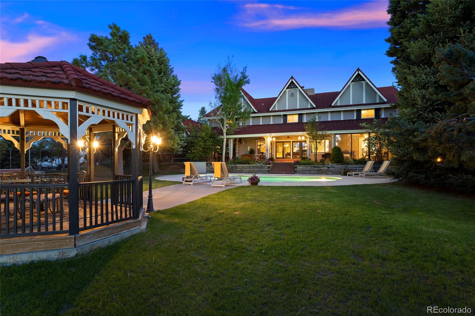 155 W Loma Circle