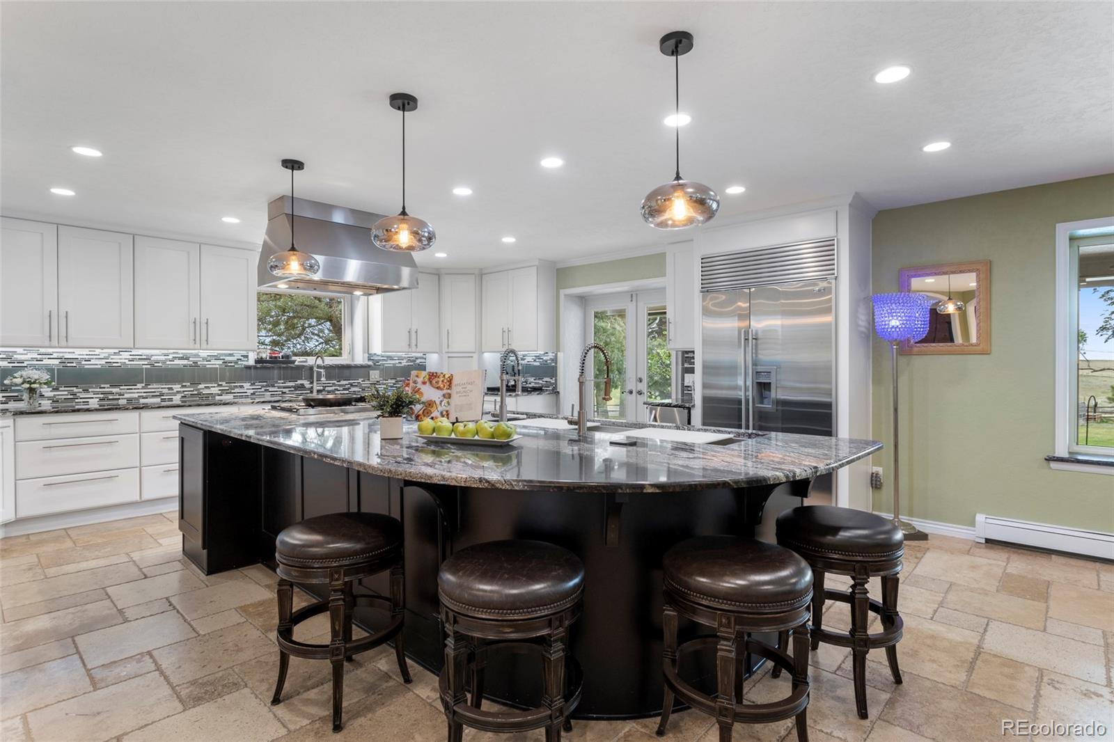 155 W Loma Circle