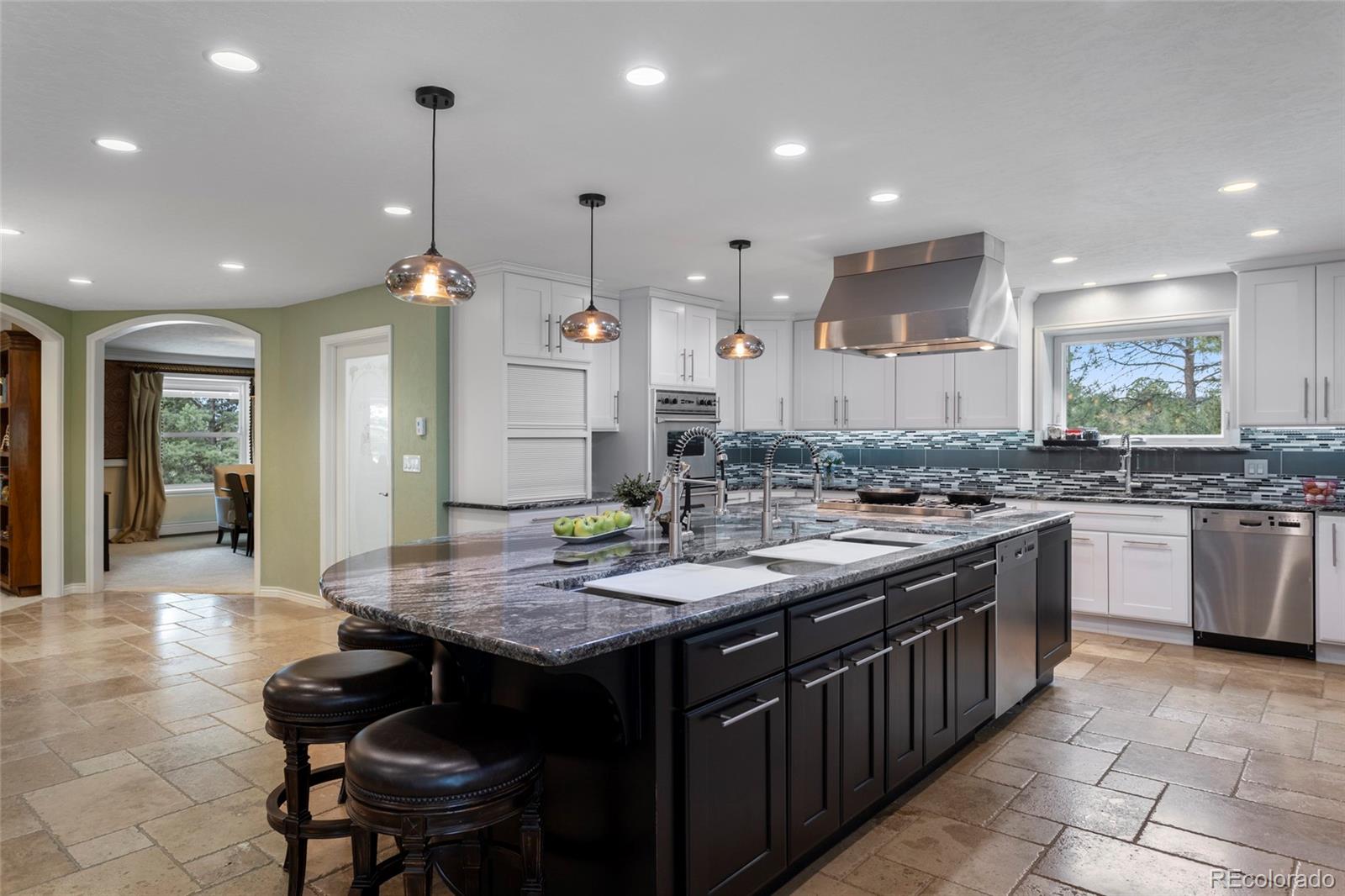 155 W Loma Circle