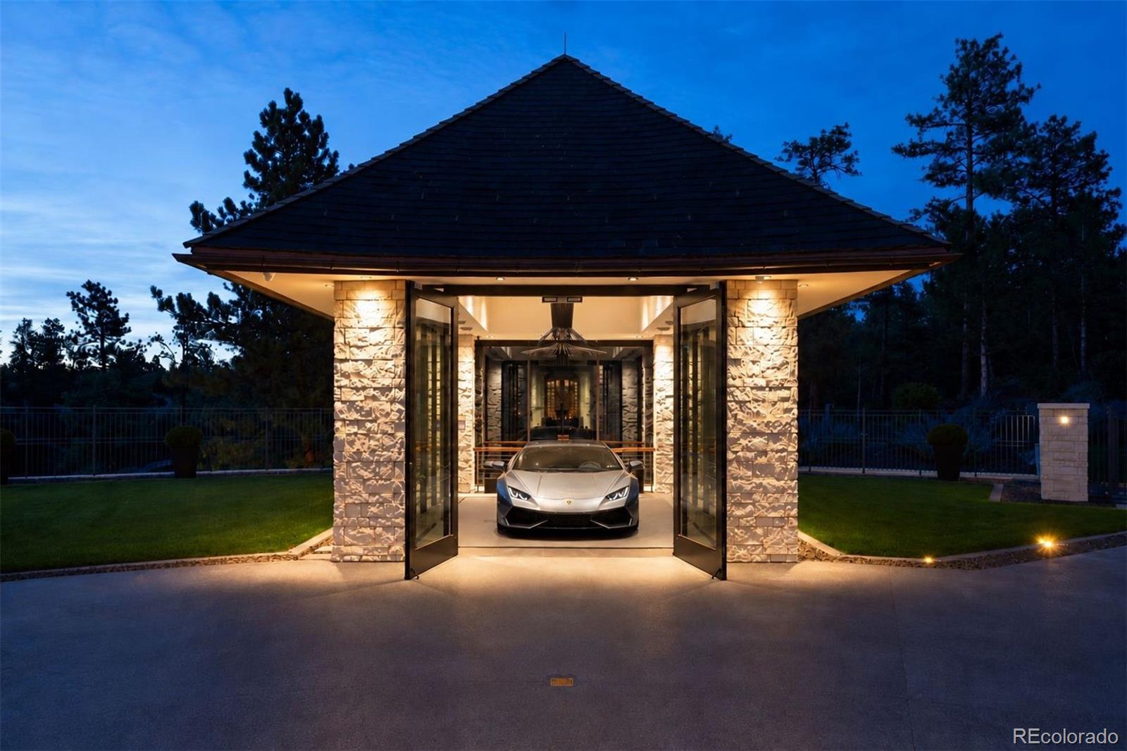 3 Elk Pointe Lane