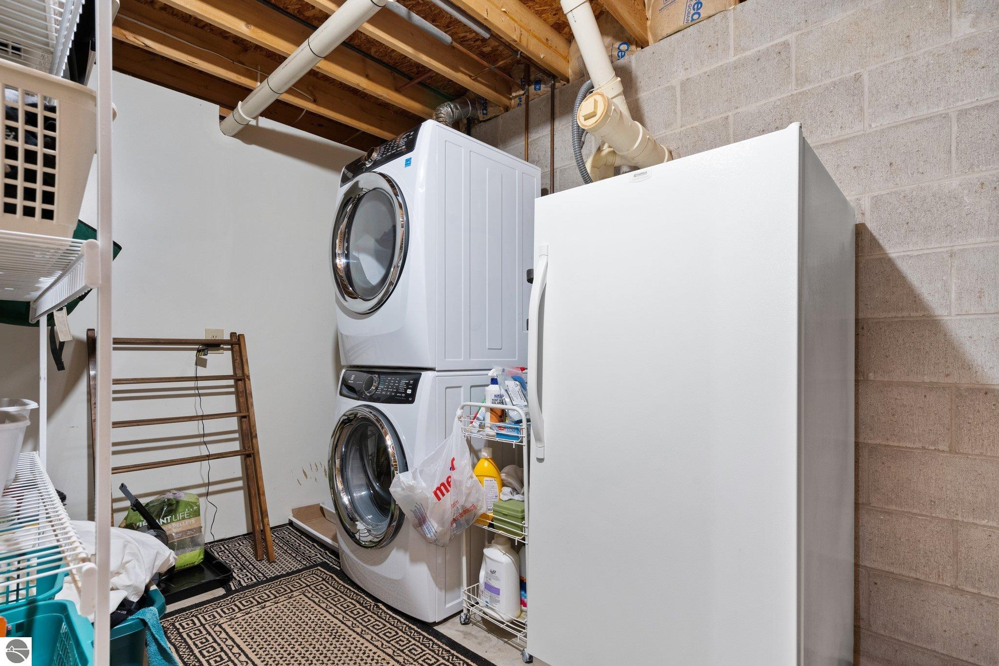 9917 Crescent Shores Road