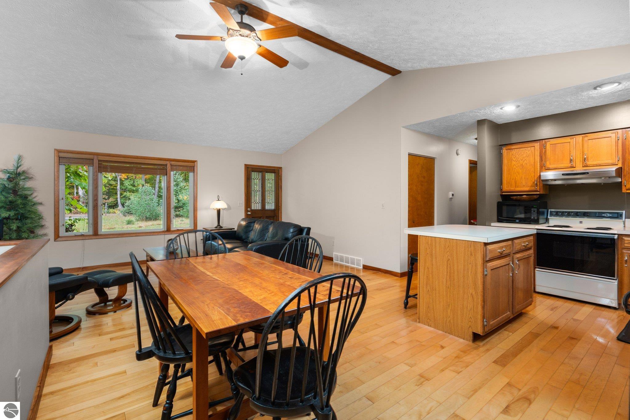 9917 Crescent Shores Road