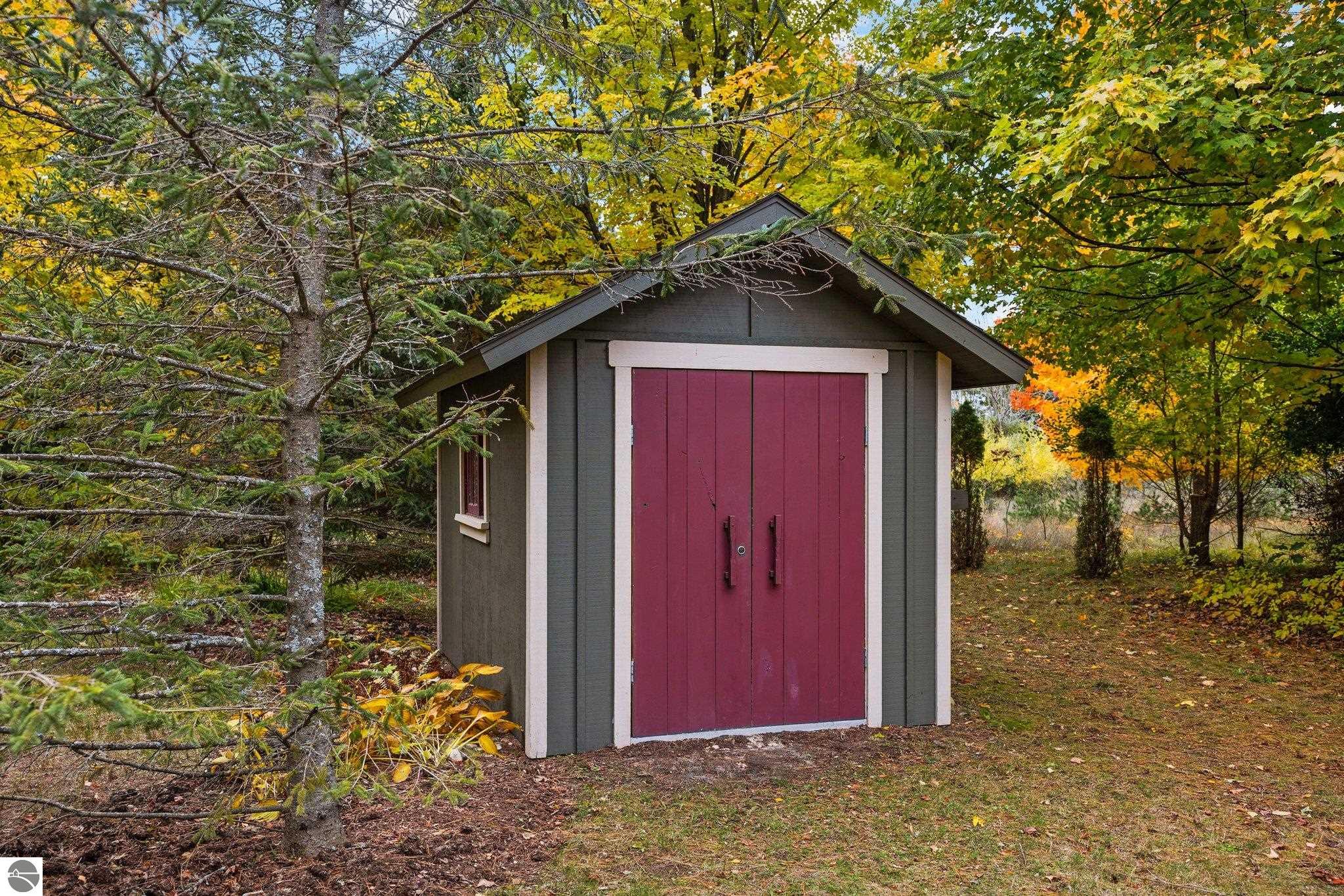 9917 Crescent Shores Road