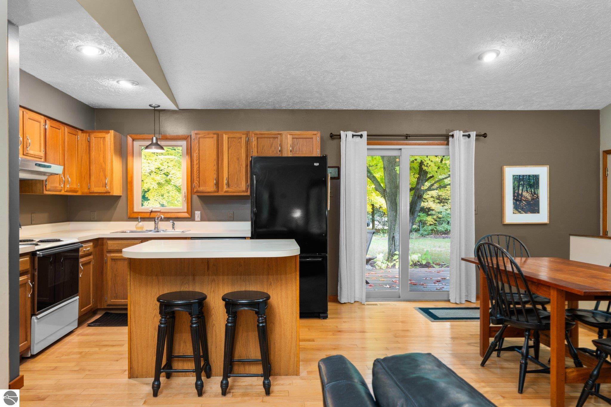 9917 Crescent Shores Road