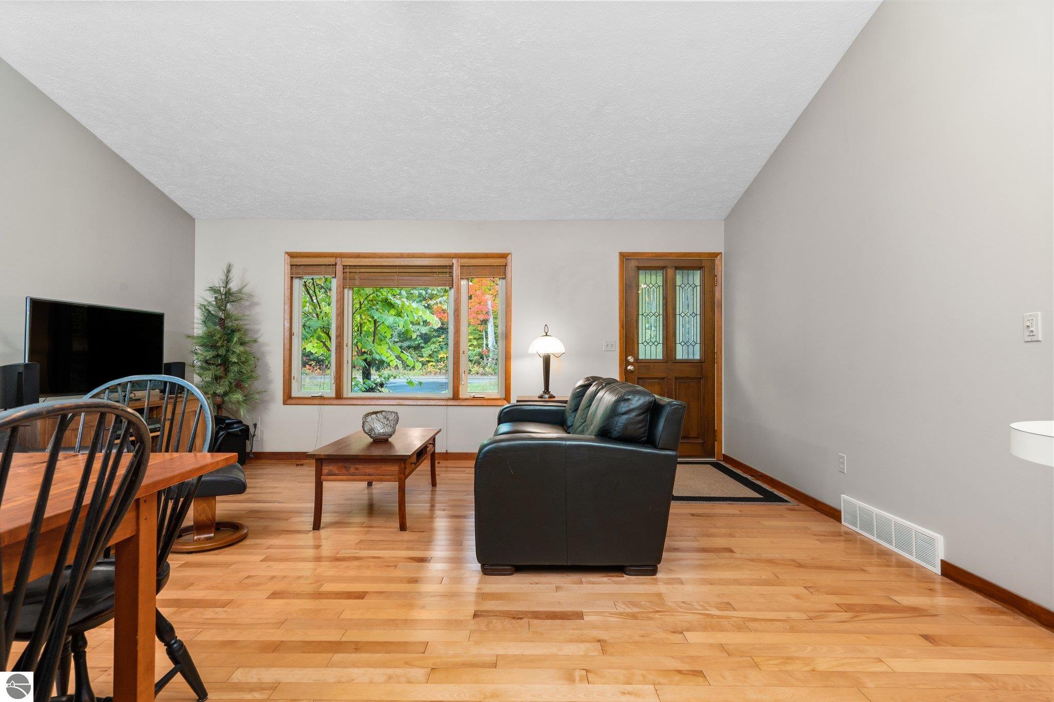 9917 Crescent Shores Road