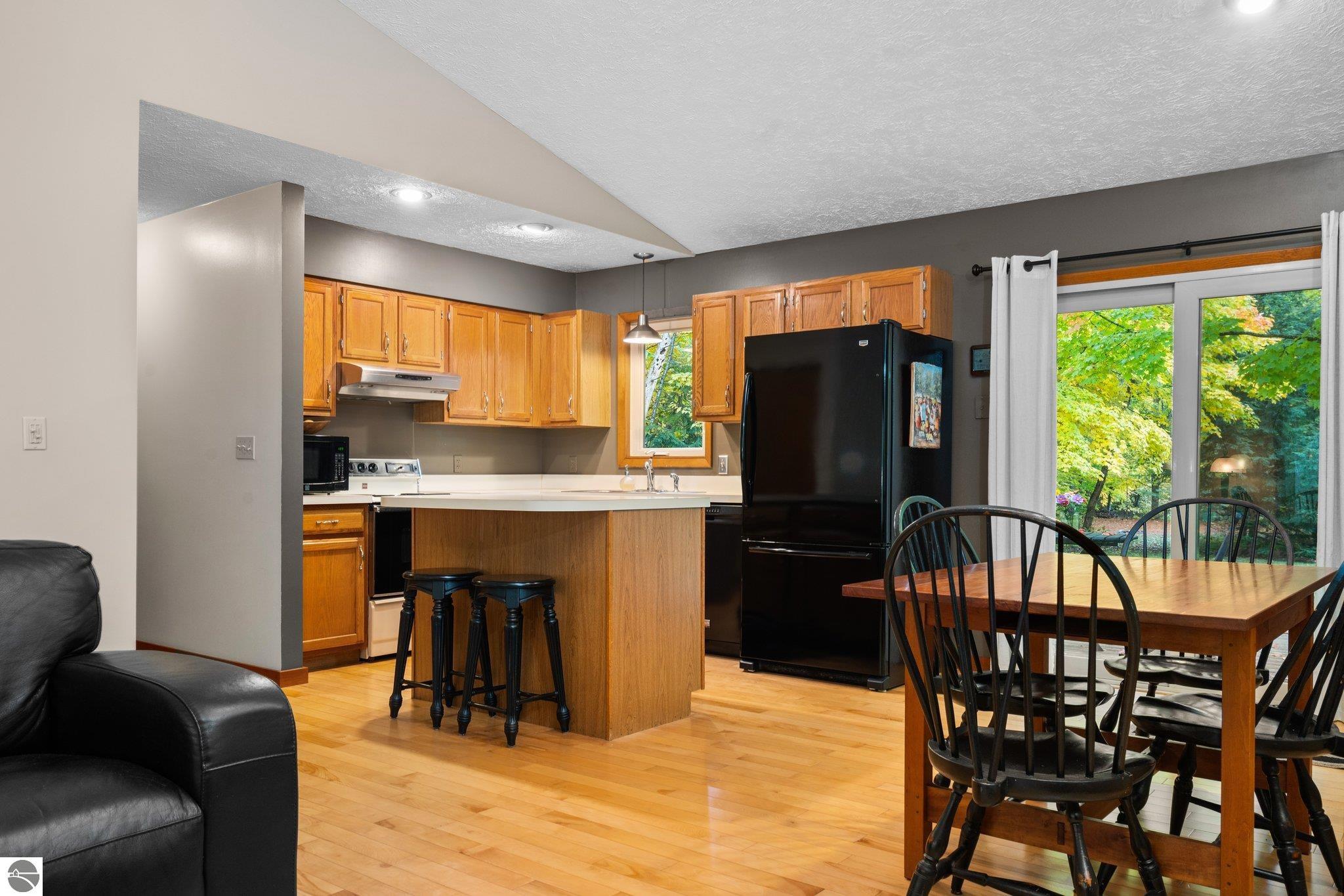 9917 Crescent Shores Road