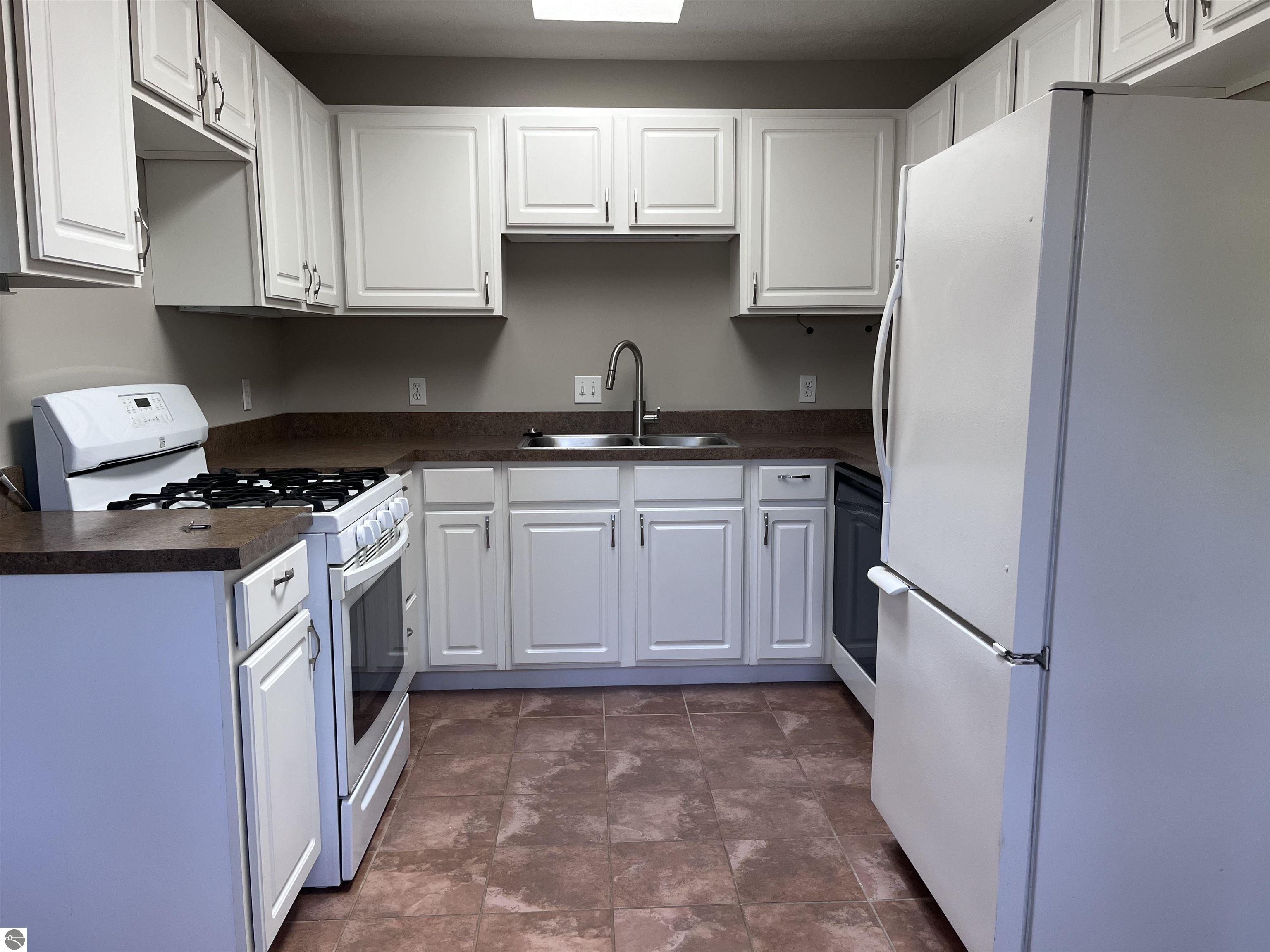 880 Pine Grove Avenue