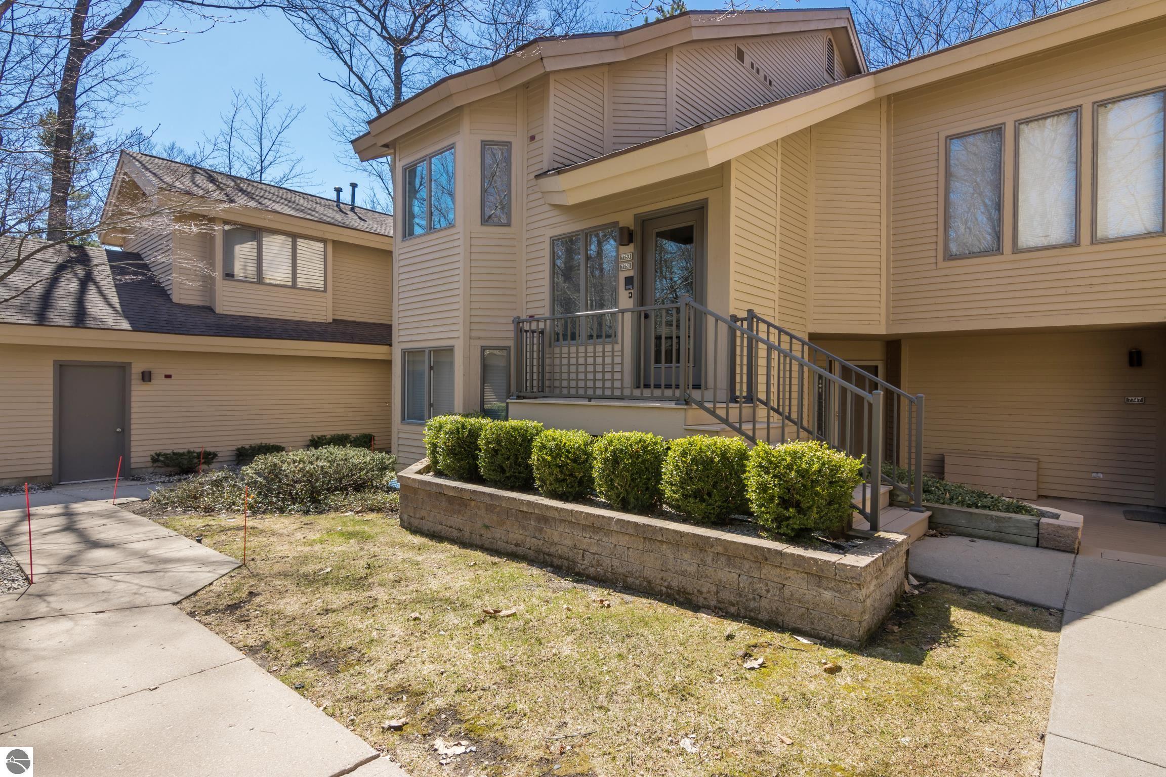 7753 Clearwater Drive