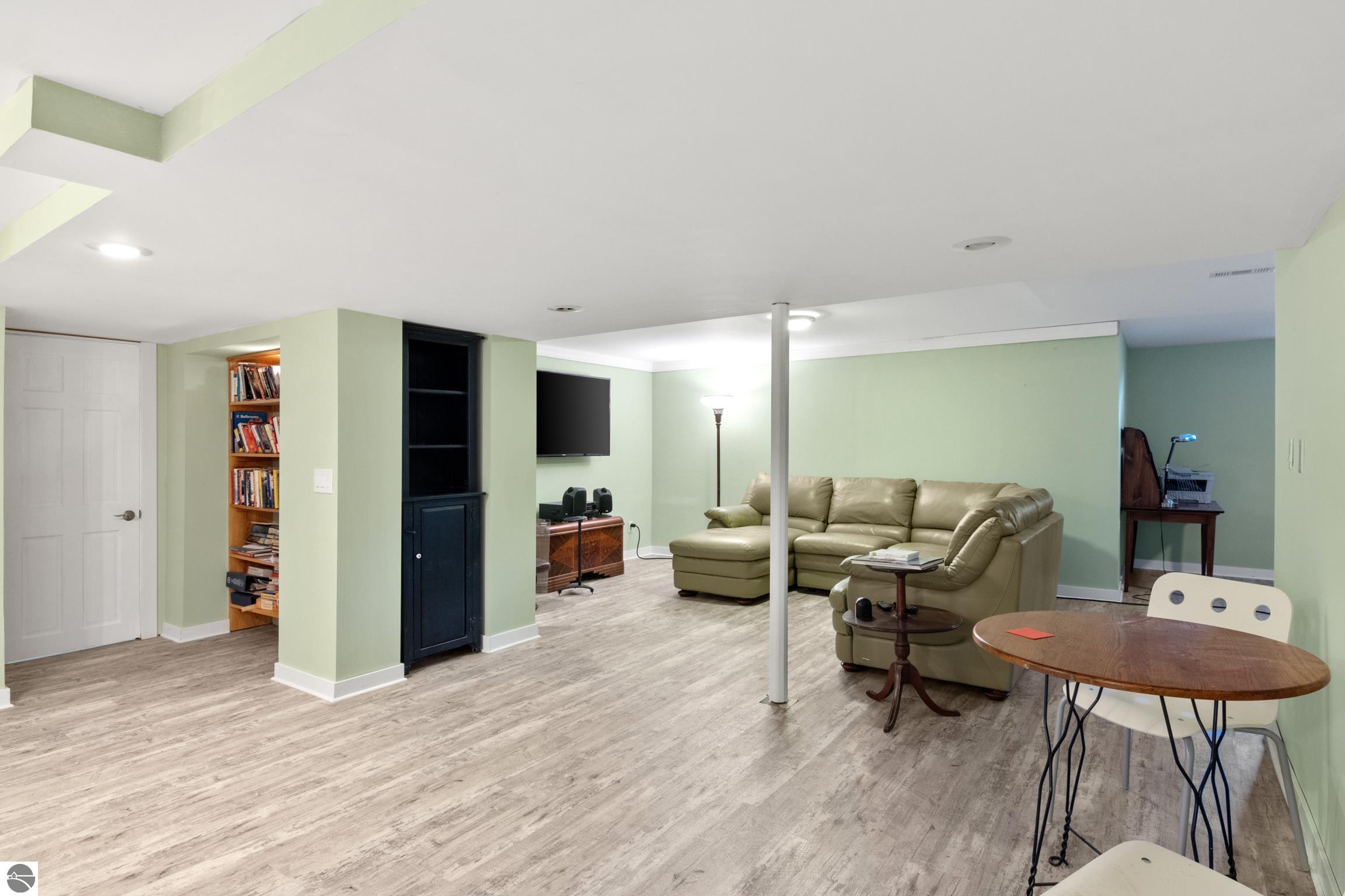 11182 S West Bay Shore Drive