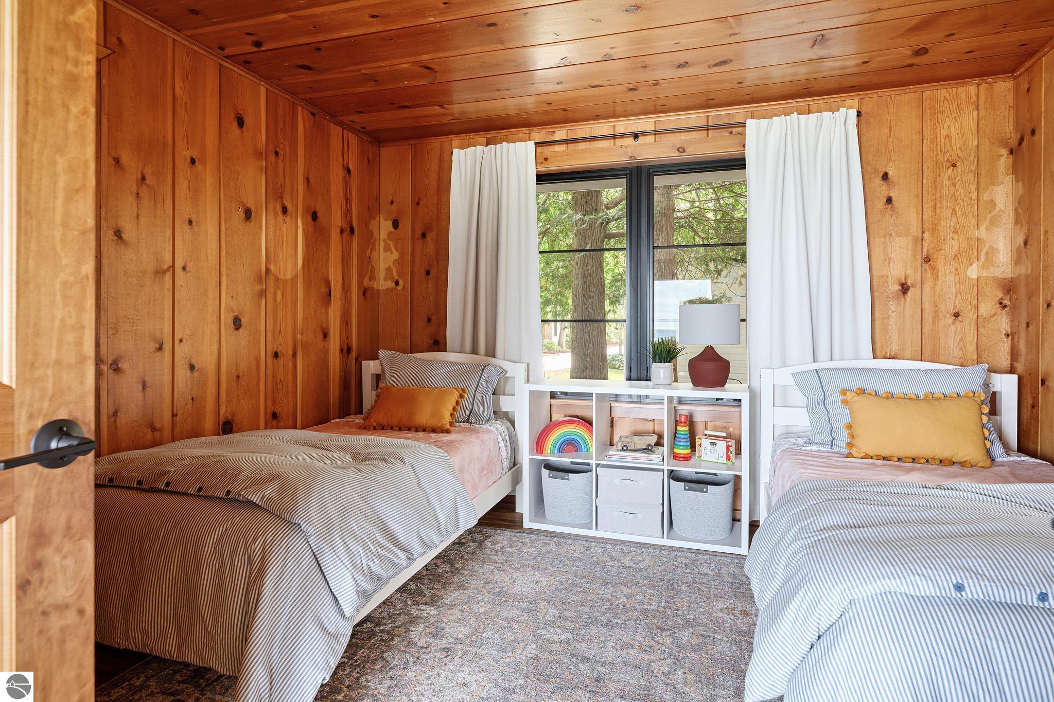 4902 W Whispering Pines Lane