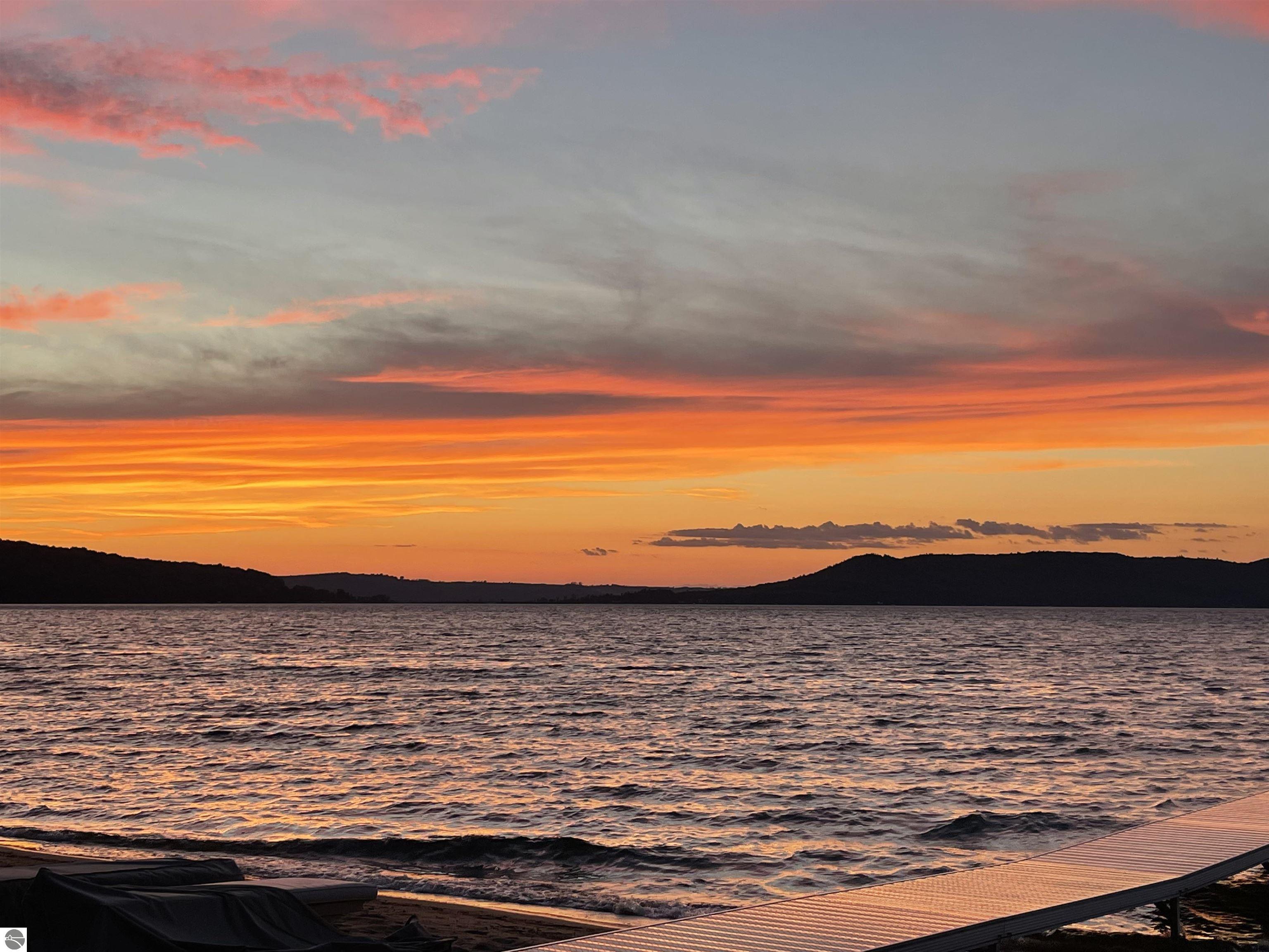 4902 W Whispering Pines Lane