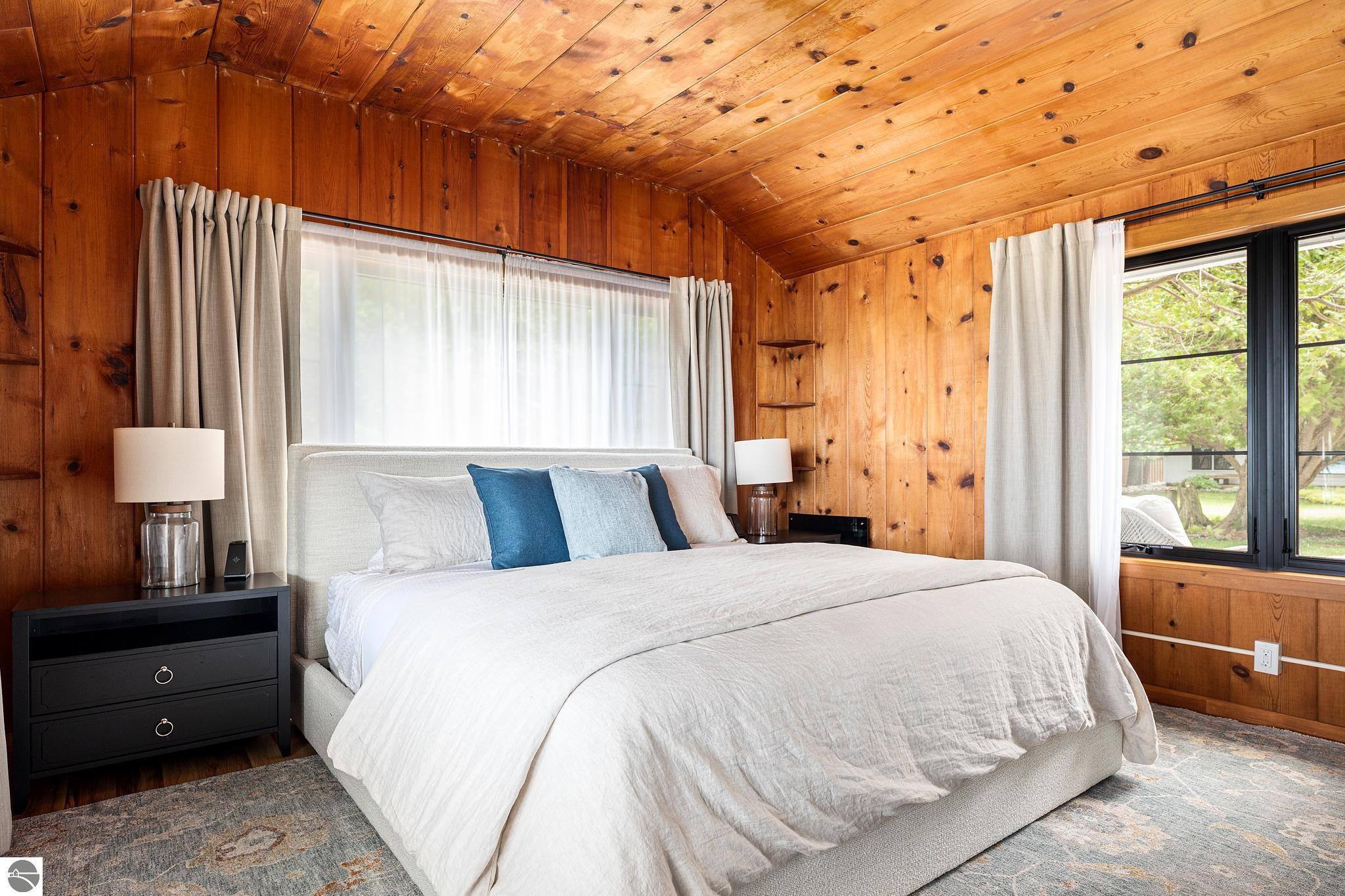 4902 W Whispering Pines Lane