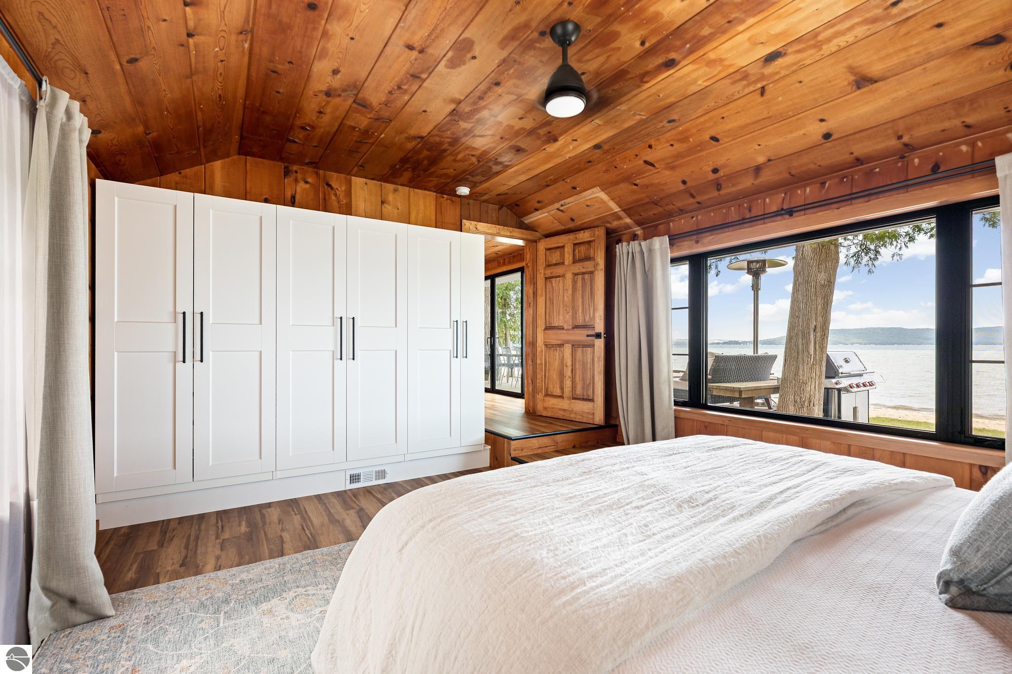 4902 W Whispering Pines Lane