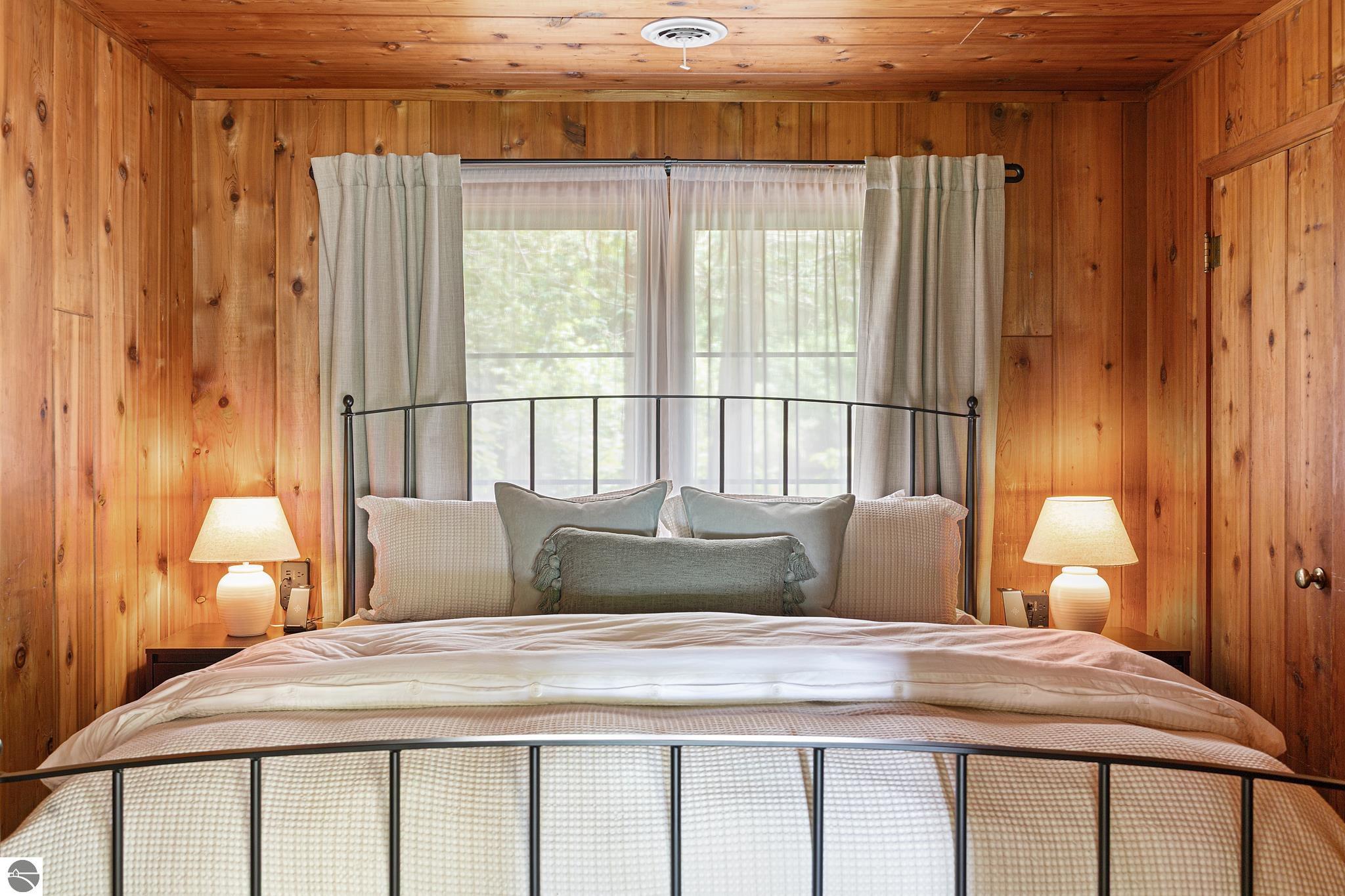 4902 W Whispering Pines Lane