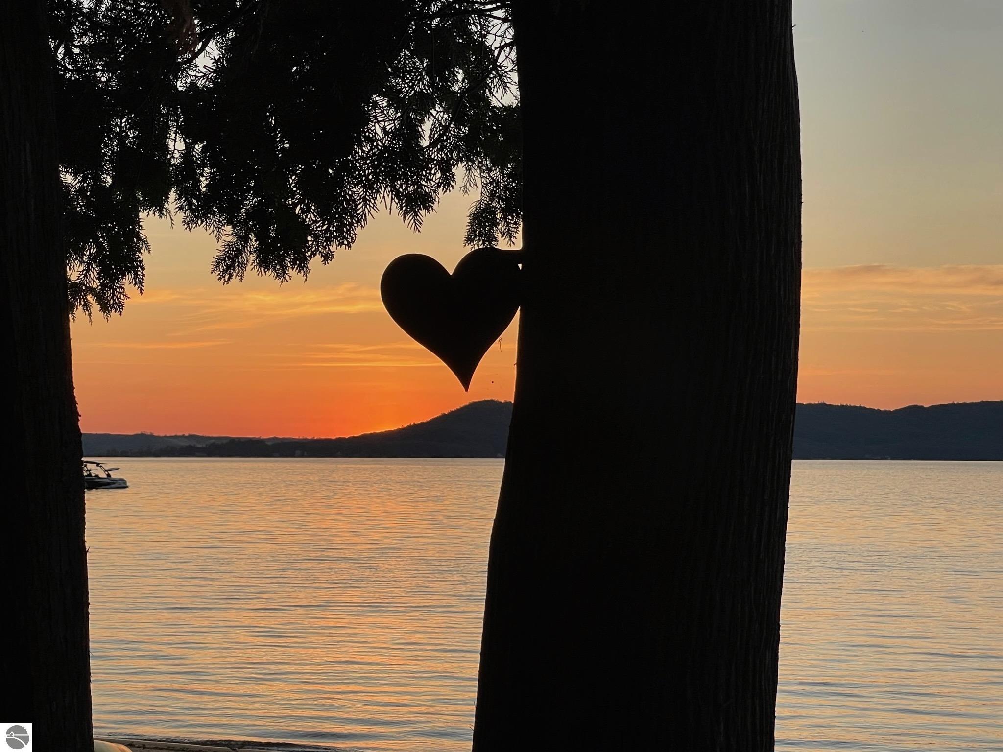 4902 W Whispering Pines Lane