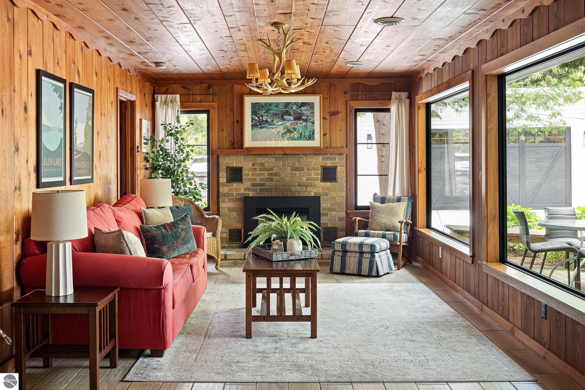 4902 W Whispering Pines Lane