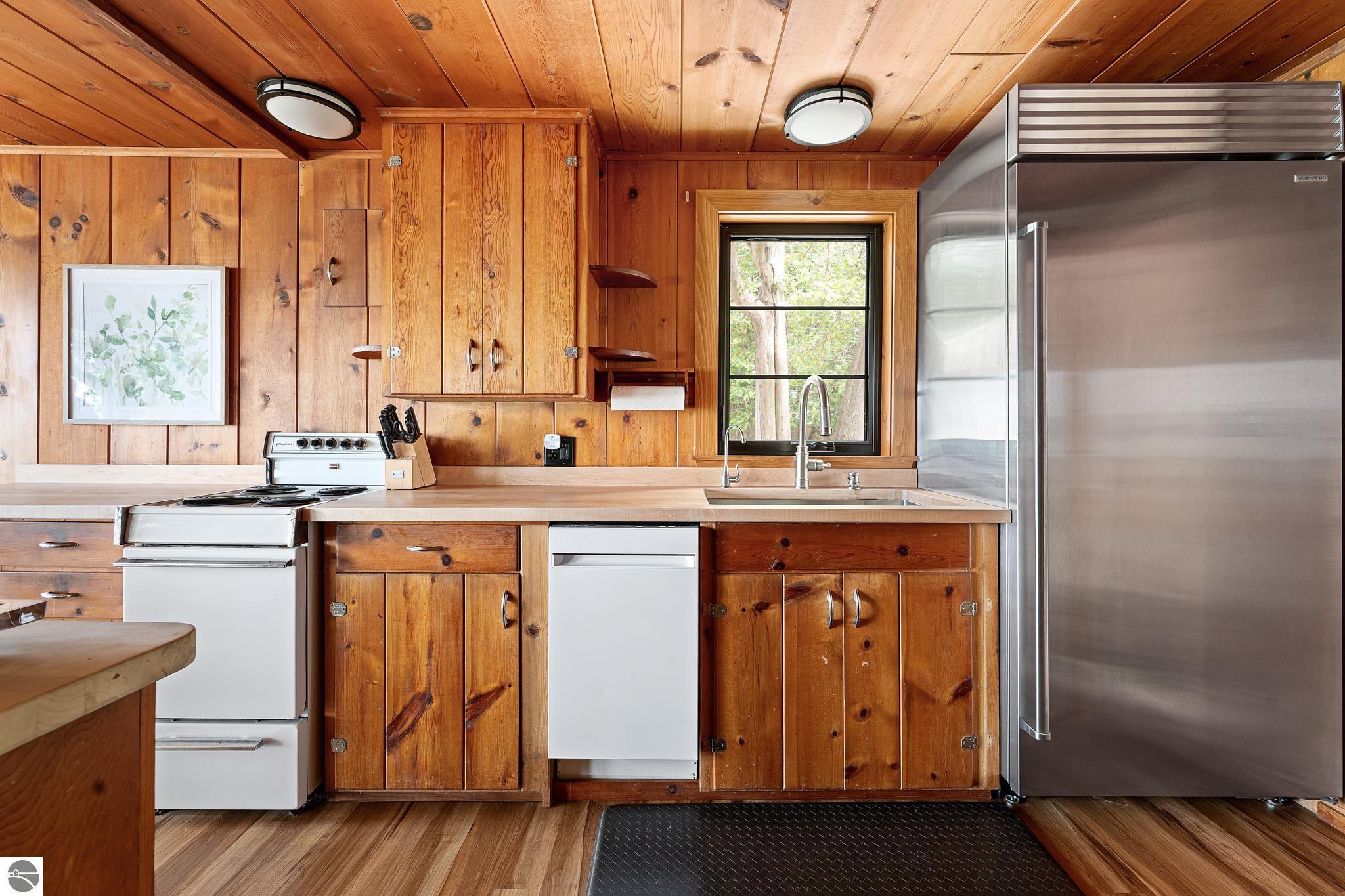 4902 W Whispering Pines Lane