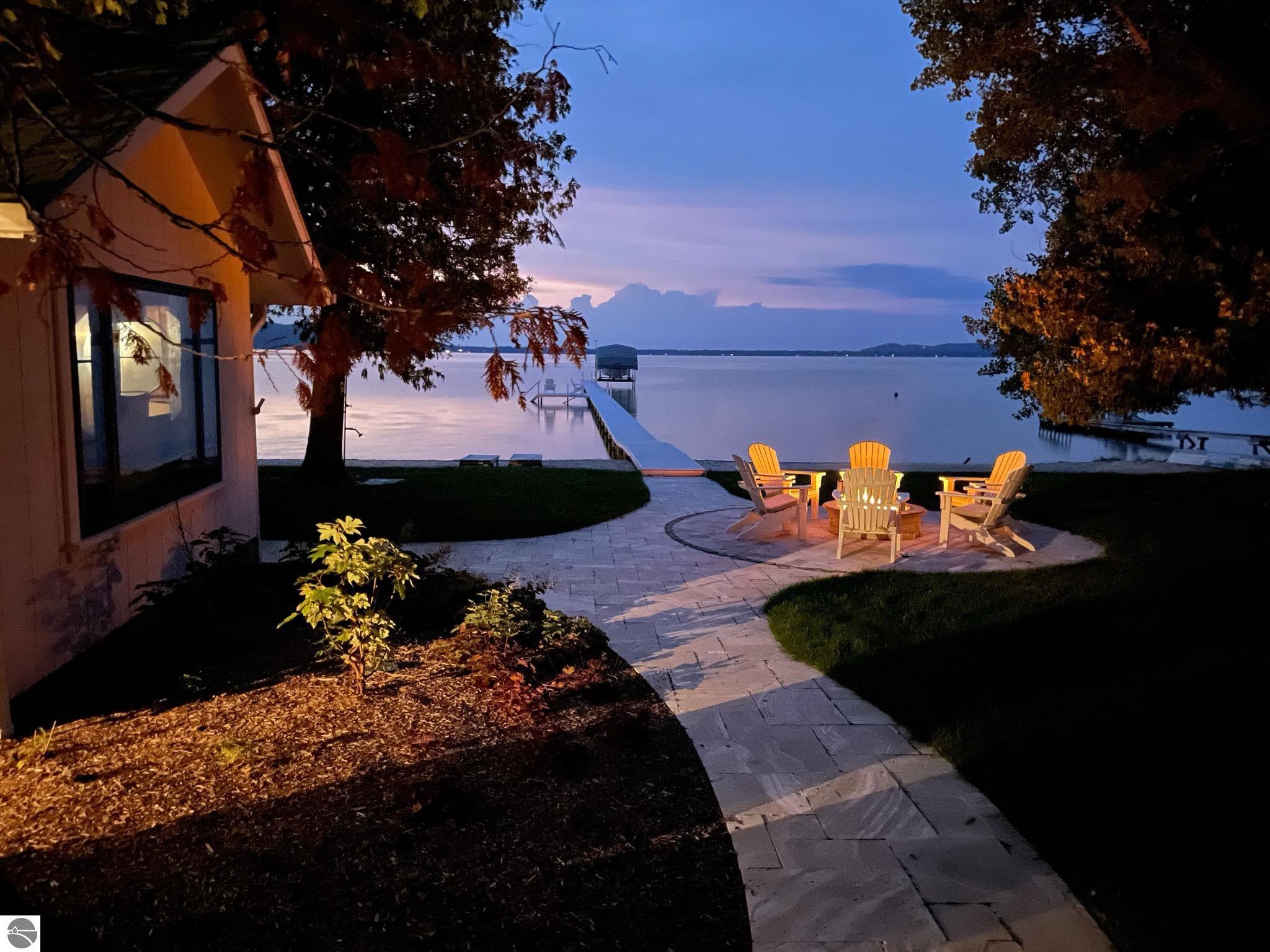 4902 W Whispering Pines Lane