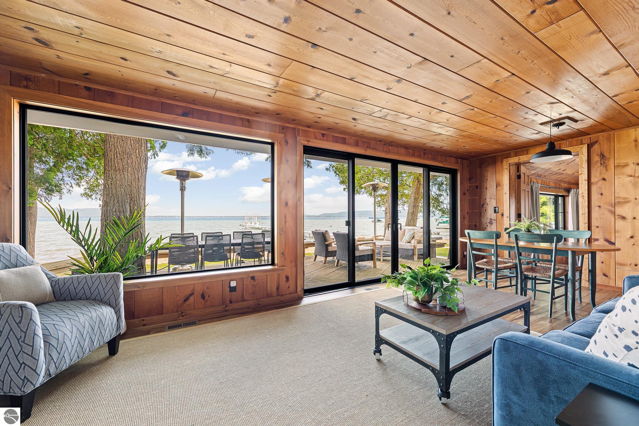 4902 W Whispering Pines Lane