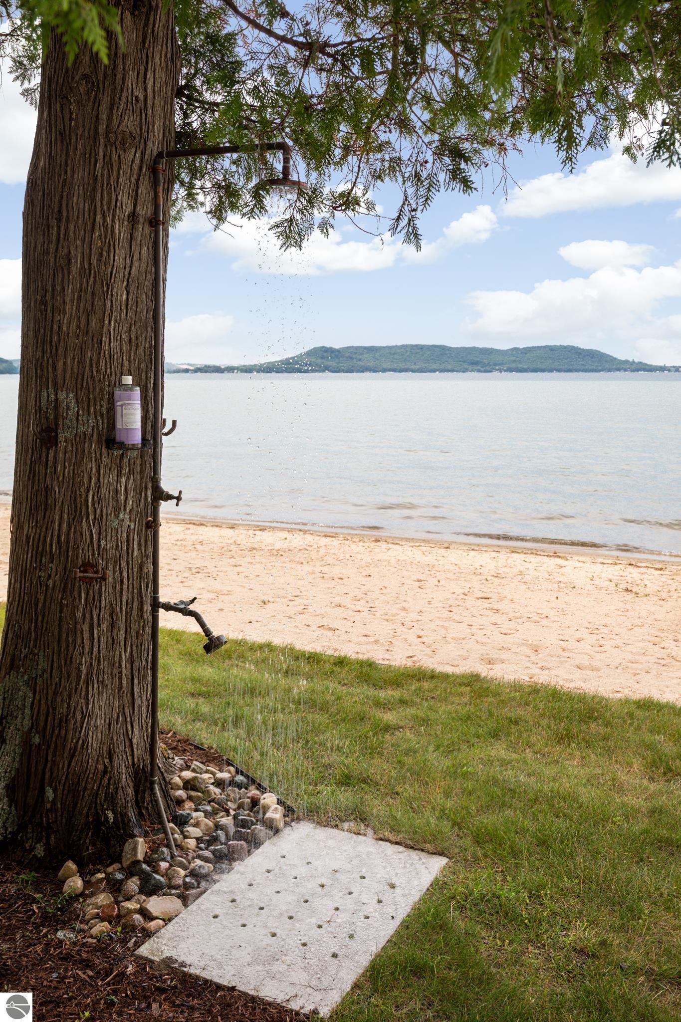 4902 W Whispering Pines Lane