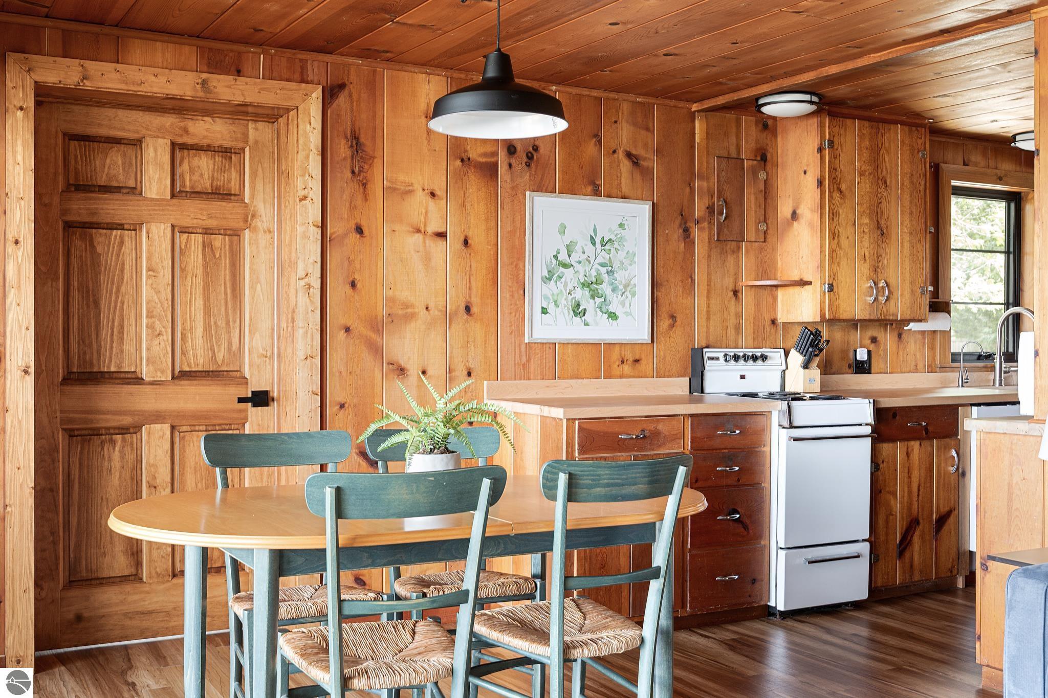 4902 W Whispering Pines Lane