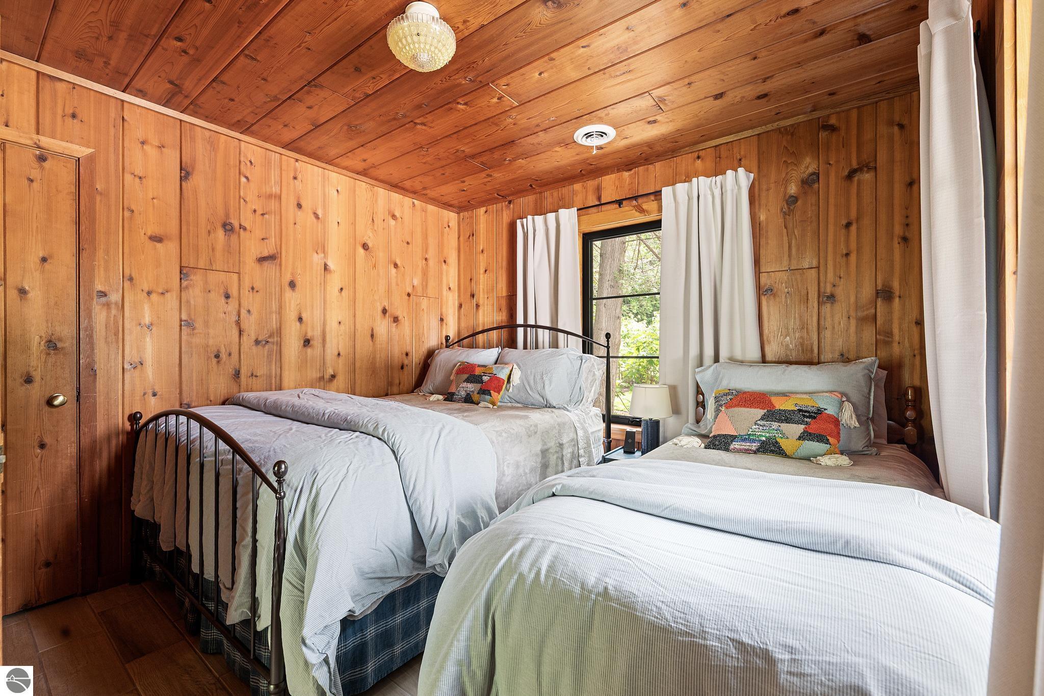 4902 W Whispering Pines Lane